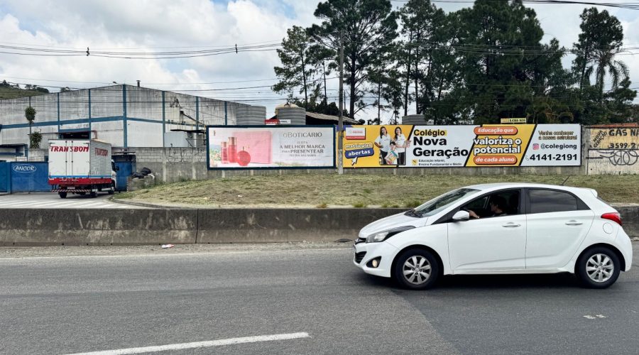 Paralelo Rodovia Castelo branco Trevo Itapevi.jpg
